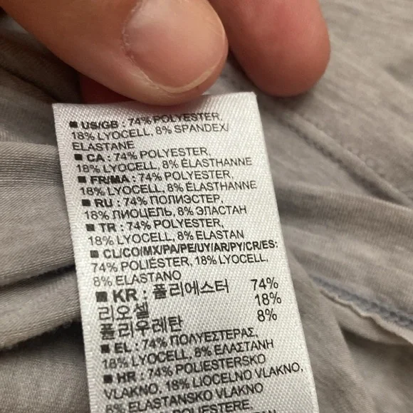 GapFit Breathe Long Sleeve Tee - Picture 7 of 9